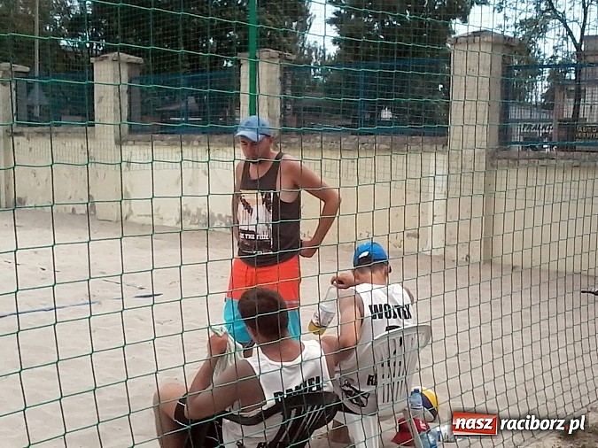 Zdjęcie w galerii na portalu naszraciborz.pl: Duet z KS AZS Rafako Racibórz na 9. miejscu Mistrzostw Polski Młodzików w Siatkówce Plażowej  wiadomości z regionu