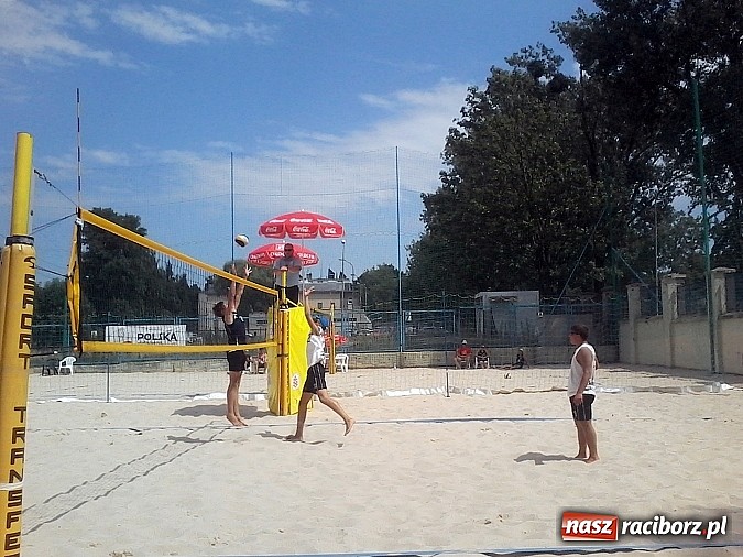 Zdjęcie w galerii na portalu naszraciborz.pl: Duet z KS AZS Rafako Racibórz na 9. miejscu Mistrzostw Polski Młodzików w Siatkówce Plażowej  wiadomości z regionu
