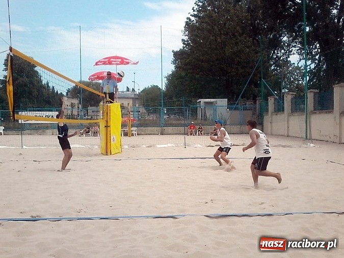 Zdjęcie w galerii na portalu naszraciborz.pl: Duet z KS AZS Rafako Racibórz na 9. miejscu Mistrzostw Polski Młodzików w Siatkówce Plażowej  wiadomości z regionu