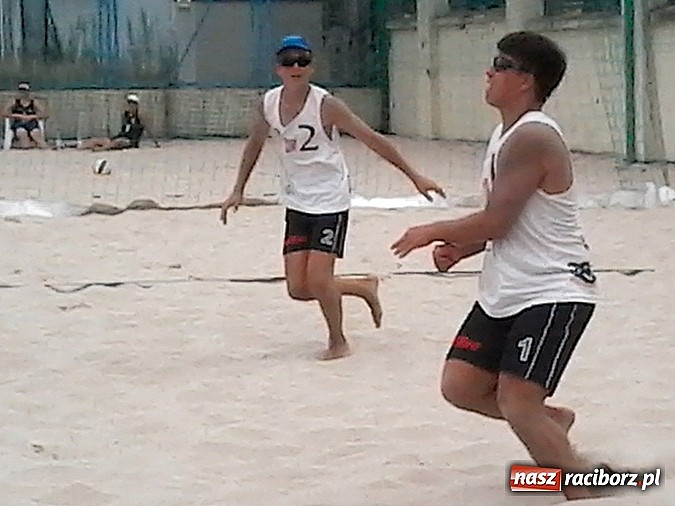 Zdjęcie w galerii na portalu naszraciborz.pl: Duet z KS AZS Rafako Racibórz na 9. miejscu Mistrzostw Polski Młodzików w Siatkówce Plażowej  wiadomości z regionu
