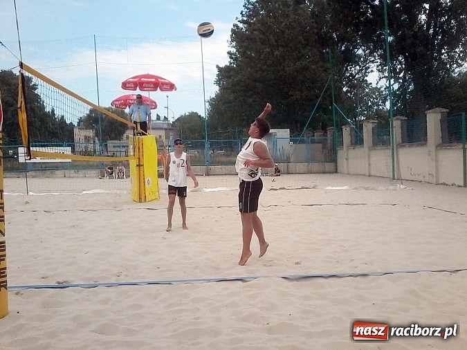Zdjęcie w galerii na portalu naszraciborz.pl: Duet z KS AZS Rafako Racibórz na 9. miejscu Mistrzostw Polski Młodzików w Siatkówce Plażowej  wiadomości z regionu