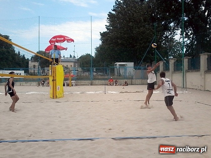 Zdjęcie w galerii na portalu naszraciborz.pl: Duet z KS AZS Rafako Racibórz na 9. miejscu Mistrzostw Polski Młodzików w Siatkówce Plażowej  wiadomości z regionu