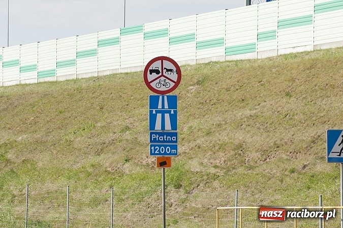 Zdjęcie w galerii na portalu naszraciborz.pl: Panie, którędy do Raciborza? Radni o znakach i brakach, czyli z autostrady do Raciborza nie dojedziesz wiadomości z regionu