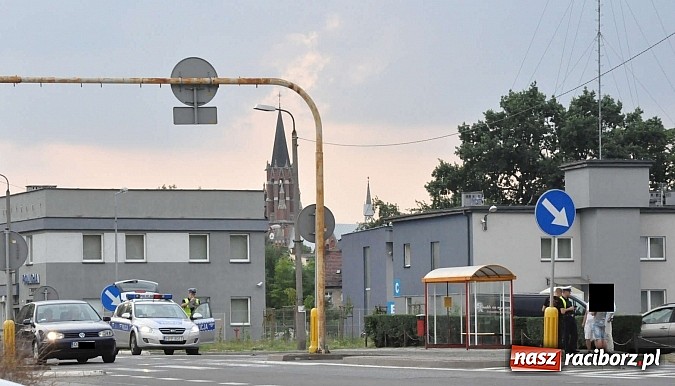 Zdjęcie w galerii na portalu naszraciborz.pl: Potrącenie pieszego na Bosackiej. Sprawczyni uciekła z miejsca zdarzenia, ale jest już w rękach policji wiadomości z regionu