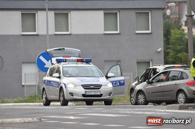 Zdjęcie w galerii na portalu naszraciborz.pl: Potrącenie pieszego na Bosackiej. Sprawczyni uciekła z miejsca zdarzenia, ale jest już w rękach policji wiadomości z regionu