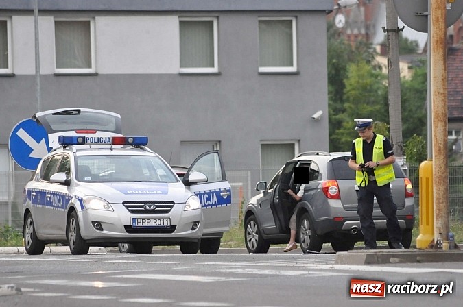 Zdjęcie w galerii na portalu naszraciborz.pl: Potrącenie pieszego na Bosackiej. Sprawczyni uciekła z miejsca zdarzenia, ale jest już w rękach policji wiadomości z regionu