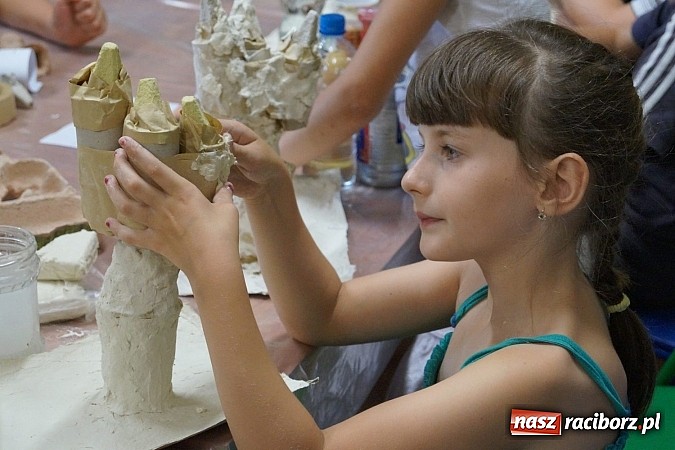 Zdjęcie w galerii na portalu naszraciborz.pl: W Nędzy nie pozwalają dzieciom na nudę  wiadomości z regionu