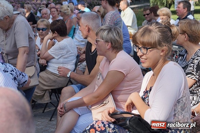Zdjęcie w galerii na portalu naszraciborz.pl: Piosenki Grechuty i German zabrzmiały w Parku Roth  wiadomości z regionu