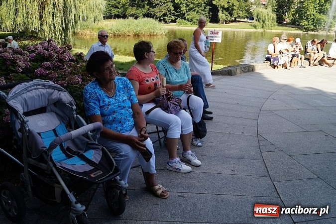 Zdjęcie w galerii na portalu naszraciborz.pl: Piosenki Grechuty i German zabrzmiały w Parku Roth  wiadomości z regionu