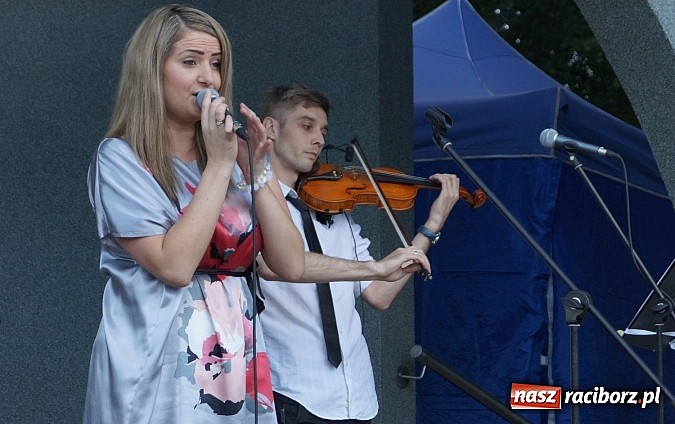 Zdjęcie w galerii na portalu naszraciborz.pl: Piosenki Grechuty i German zabrzmiały w Parku Roth  wiadomości z regionu