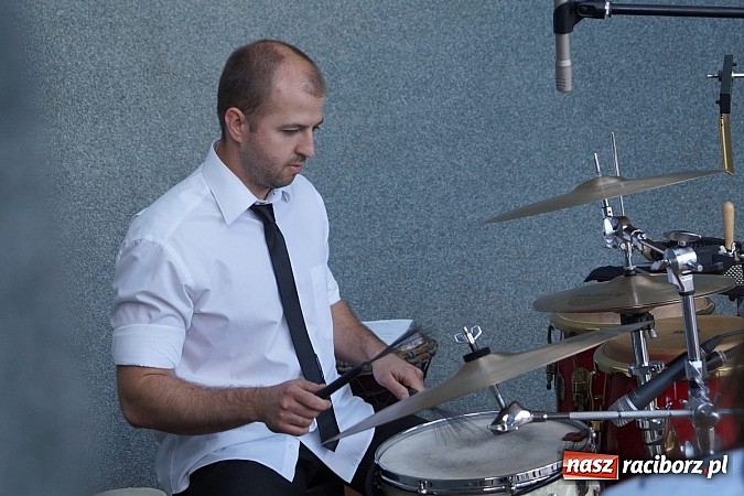 Zdjęcie w galerii na portalu naszraciborz.pl: Piosenki Grechuty i German zabrzmiały w Parku Roth  wiadomości z regionu