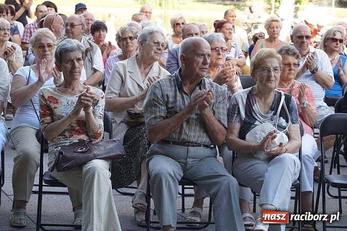 Zdjęcie w galerii na portalu naszraciborz.pl: Piosenki Grechuty i German zabrzmiały w Parku Roth  wiadomości z regionu