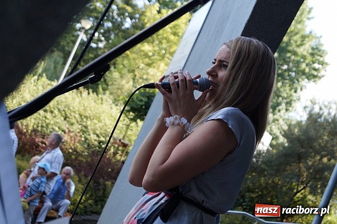Zdjęcie w galerii na portalu naszraciborz.pl: Piosenki Grechuty i German zabrzmiały w Parku Roth  wiadomości z regionu