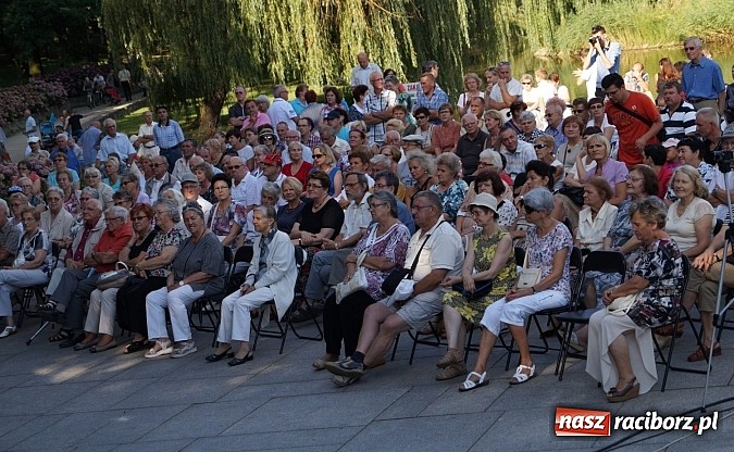 Zdjęcie w galerii na portalu naszraciborz.pl: Piosenki Grechuty i German zabrzmiały w Parku Roth  wiadomości z regionu