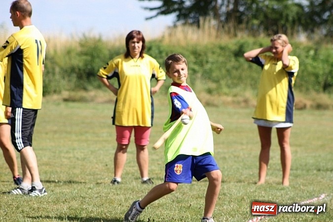 Zdjęcie w galerii na portalu naszraciborz.pl: Pełne emocji popołudnie i wiecz&oacute;r, czyli festyn LKS Wojnowice wiadomości z regionu