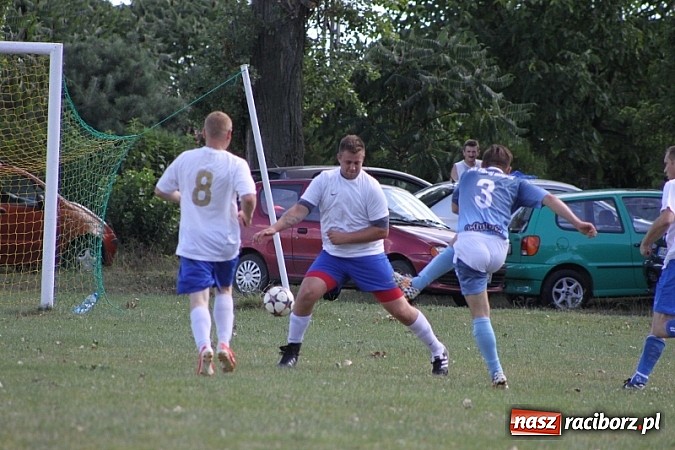 Zdjęcie w galerii na portalu naszraciborz.pl: Pełne emocji popołudnie i wiecz&oacute;r, czyli festyn LKS Wojnowice wiadomości z regionu