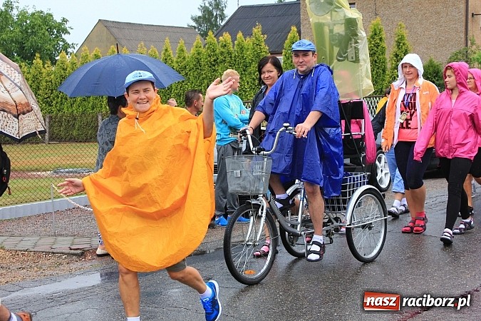 Zdjęcie w galerii na portalu naszraciborz.pl: 240 pielgrzymów z Lubomi i okolic już w drodze na Jasną Górę wiadomości z regionu