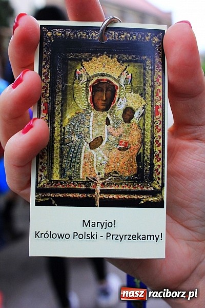 Zdjęcie w galerii na portalu naszraciborz.pl: 240 pielgrzymów z Lubomi i okolic już w drodze na Jasną Górę wiadomości z regionu