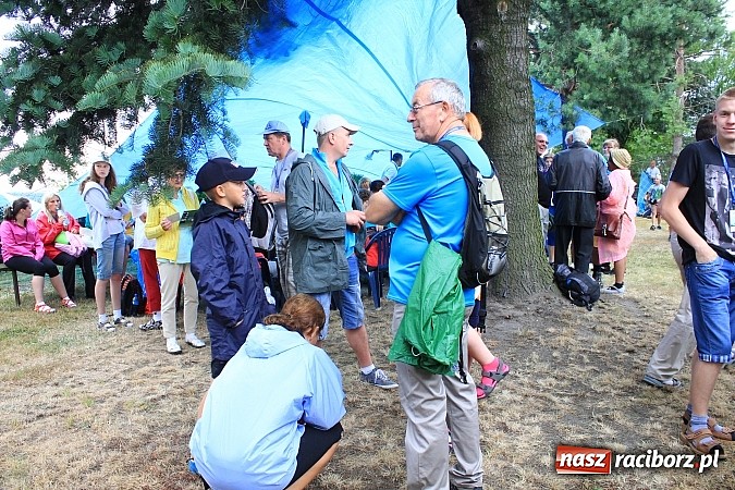 Zdjęcie w galerii na portalu naszraciborz.pl: 240 pielgrzymów z Lubomi i okolic już w drodze na Jasną Górę wiadomości z regionu