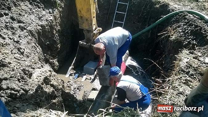 Zdjęcie w galerii na portalu naszraciborz.pl: Awaria wodociągu w Kietrzu usunięta  wiadomości z regionu