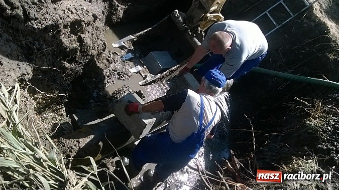 Zdjęcie w galerii na portalu naszraciborz.pl: Awaria wodociągu w Kietrzu usunięta  wiadomości z regionu