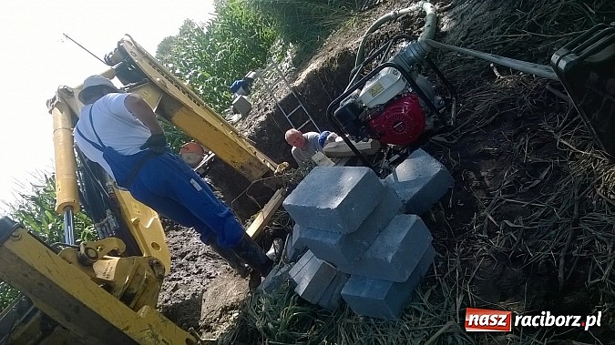 Zdjęcie w galerii na portalu naszraciborz.pl: Awaria wodociągu w Kietrzu usunięta  wiadomości z regionu