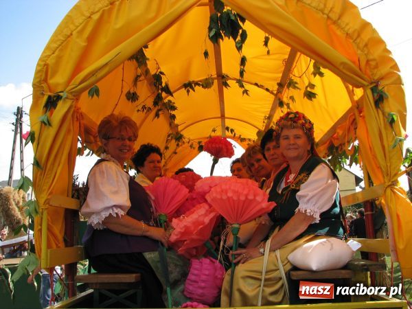 Zdjęcie w galerii na portalu naszraciborz.pl: Tworków: Hucznie i na wesoło wiadomości z regionu