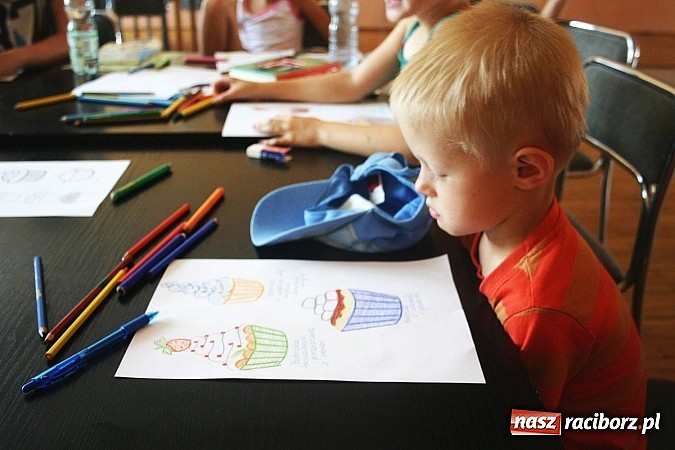 Zdjęcie w galerii na portalu naszraciborz.pl: Gotowanie na Uniwersytecie Małolata w Nędzy  wiadomości z regionu