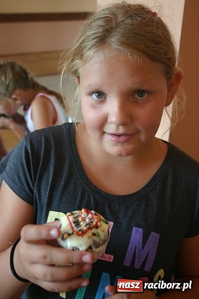 Zdjęcie w galerii na portalu naszraciborz.pl: Gotowanie na Uniwersytecie Małolata w Nędzy  wiadomości z regionu