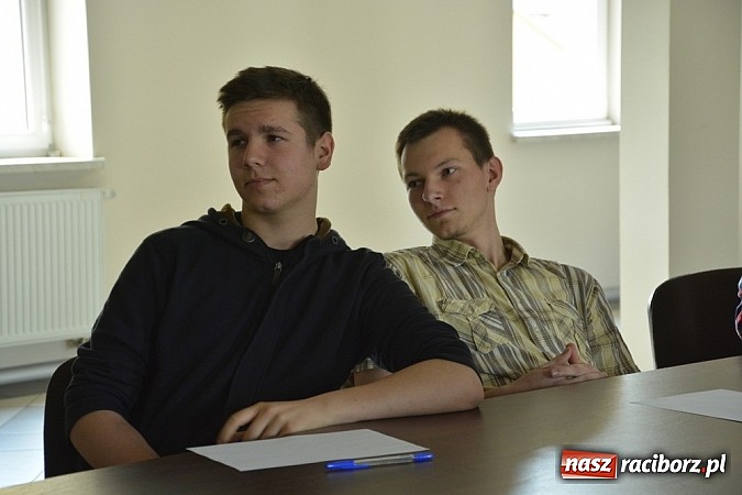 Zdjęcie w galerii na portalu naszraciborz.pl: Udowodniły, że poza komputerem jest inny, ciekawszy świat wiadomości z regionu