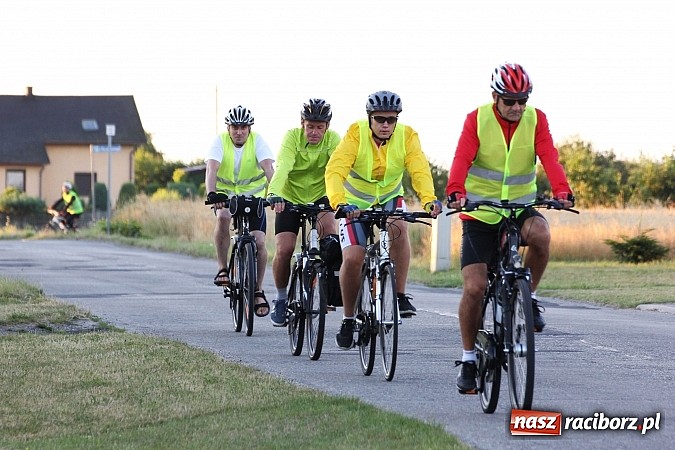 Zdjęcie w galerii na portalu naszraciborz.pl: Rowerem z Lubomi na Jasną Górę wiadomości z regionu