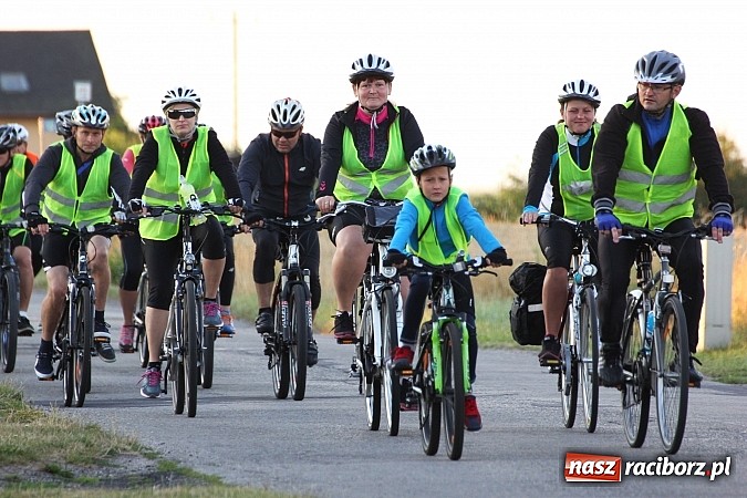 Zdjęcie w galerii na portalu naszraciborz.pl: Rowerem z Lubomi na Jasną Górę wiadomości z regionu