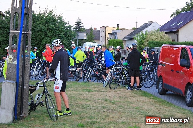 Zdjęcie w galerii na portalu naszraciborz.pl: Rowerem z Lubomi na Jasną Górę wiadomości z regionu