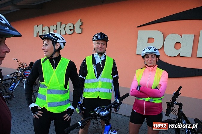 Zdjęcie w galerii na portalu naszraciborz.pl: Rowerem z Lubomi na Jasną Górę wiadomości z regionu