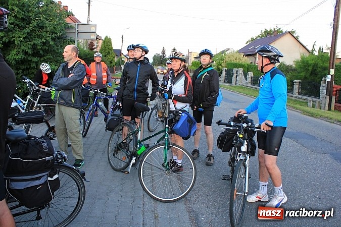 Zdjęcie w galerii na portalu naszraciborz.pl: Rowerem z Lubomi na Jasną Górę wiadomości z regionu