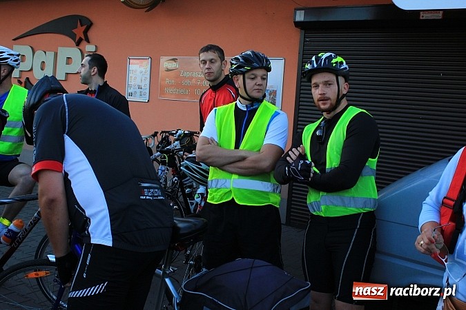 Zdjęcie w galerii na portalu naszraciborz.pl: Rowerem z Lubomi na Jasną Górę wiadomości z regionu