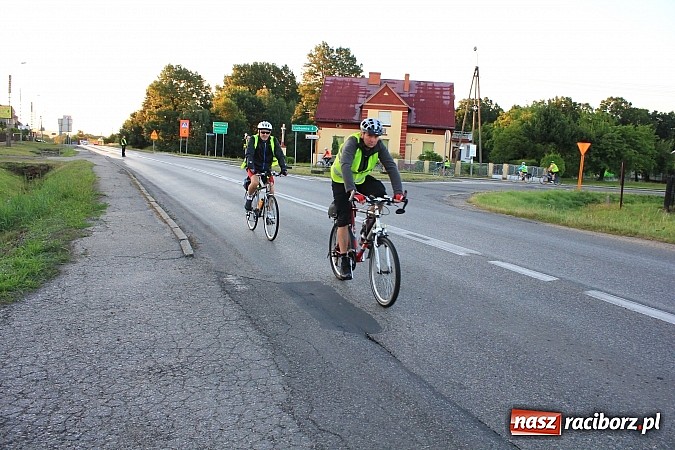Zdjęcie w galerii na portalu naszraciborz.pl: Rowerem z Lubomi na Jasną Górę wiadomości z regionu