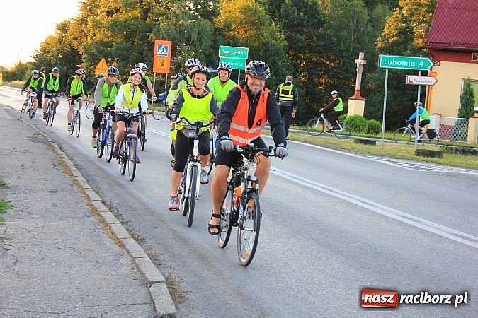 Zdjęcie w galerii na portalu naszraciborz.pl: Rowerem z Lubomi na Jasną Górę wiadomości z regionu