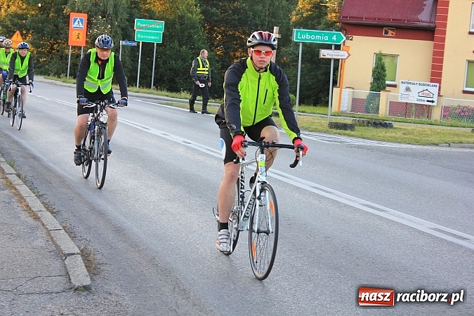 Zdjęcie w galerii na portalu naszraciborz.pl: Rowerem z Lubomi na Jasną Górę wiadomości z regionu