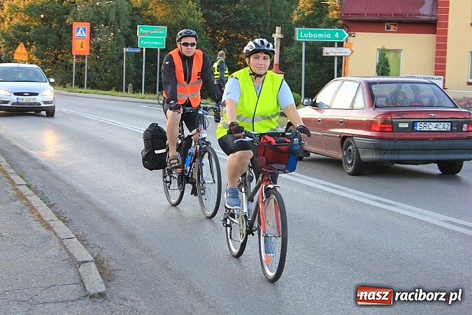 Zdjęcie w galerii na portalu naszraciborz.pl: Rowerem z Lubomi na Jasną Górę wiadomości z regionu
