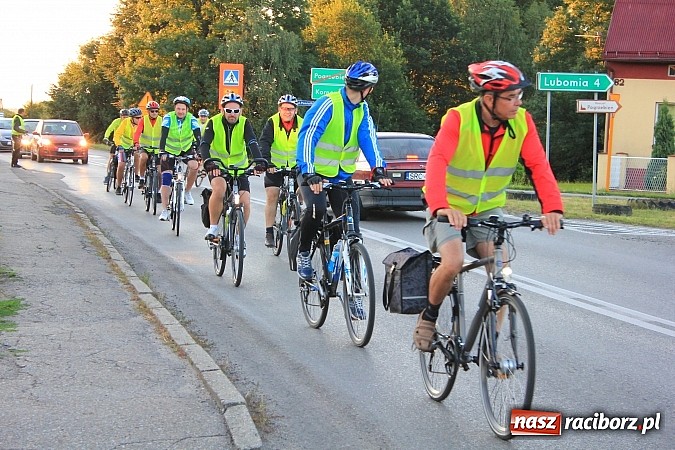 Zdjęcie w galerii na portalu naszraciborz.pl: Rowerem z Lubomi na Jasną Górę wiadomości z regionu
