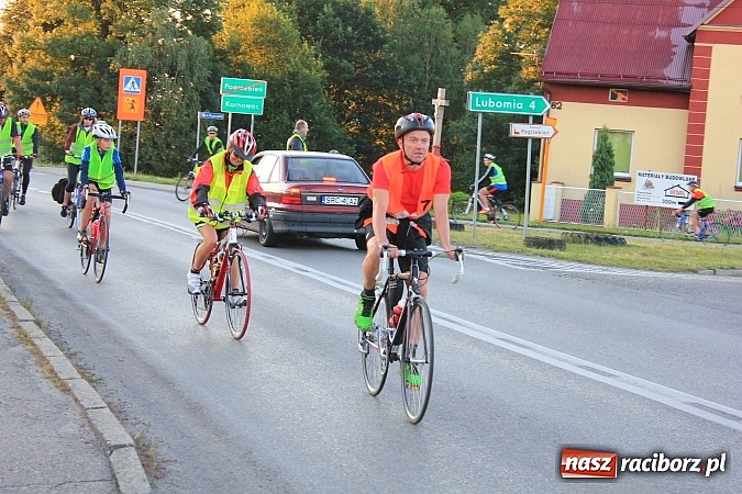 Zdjęcie w galerii na portalu naszraciborz.pl: Rowerem z Lubomi na Jasną Górę wiadomości z regionu