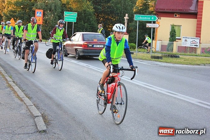Zdjęcie w galerii na portalu naszraciborz.pl: Rowerem z Lubomi na Jasną Górę wiadomości z regionu
