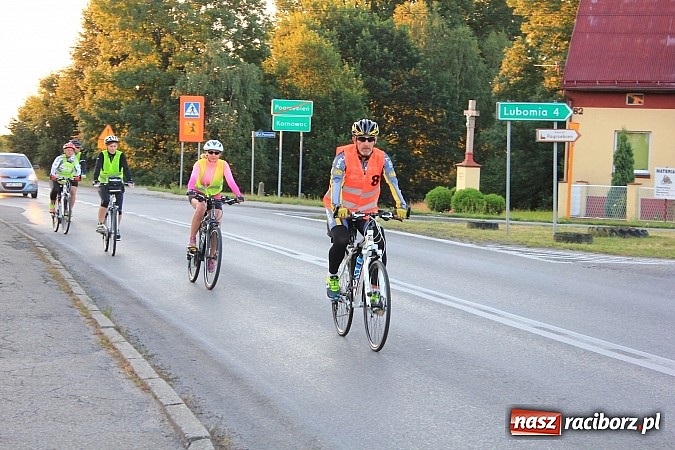 Zdjęcie w galerii na portalu naszraciborz.pl: Rowerem z Lubomi na Jasną Górę wiadomości z regionu