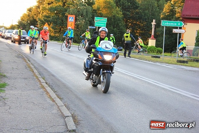 Zdjęcie w galerii na portalu naszraciborz.pl: Rowerem z Lubomi na Jasną Górę wiadomości z regionu