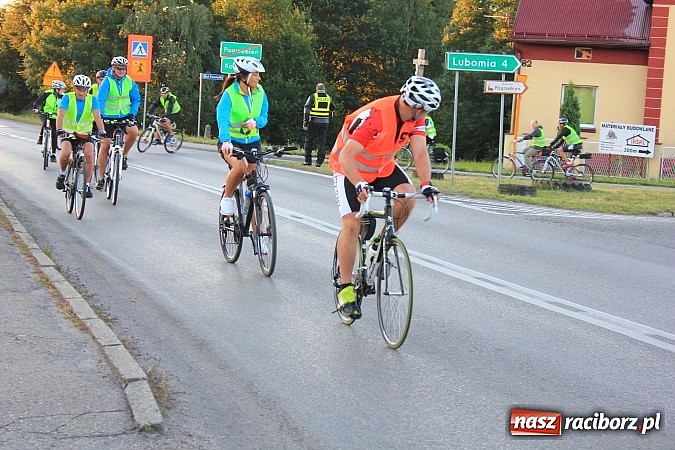 Zdjęcie w galerii na portalu naszraciborz.pl: Rowerem z Lubomi na Jasną Górę wiadomości z regionu