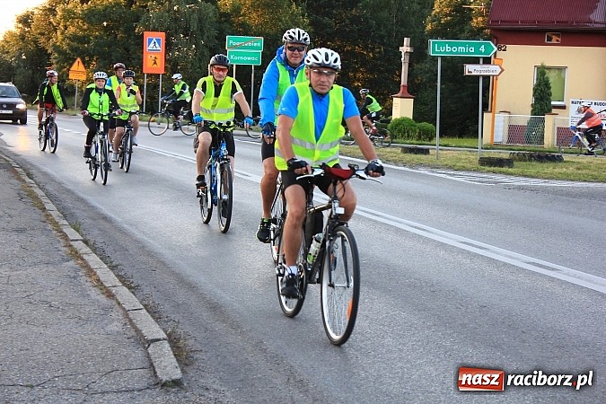 Zdjęcie w galerii na portalu naszraciborz.pl: Rowerem z Lubomi na Jasną Górę wiadomości z regionu