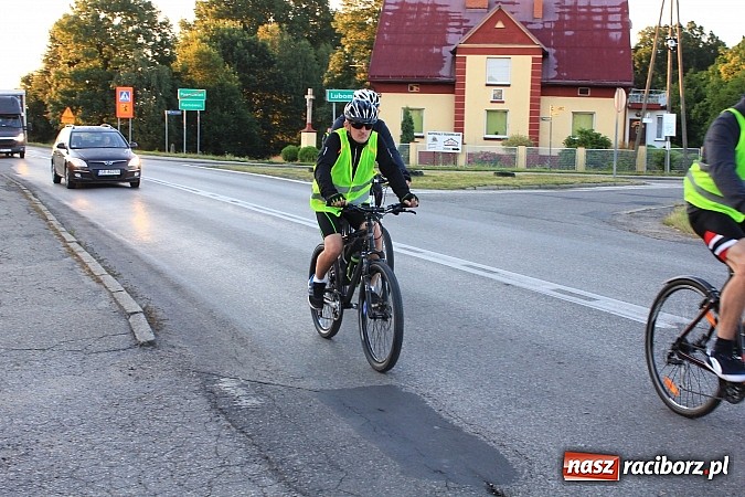 Zdjęcie w galerii na portalu naszraciborz.pl: Rowerem z Lubomi na Jasną Górę wiadomości z regionu