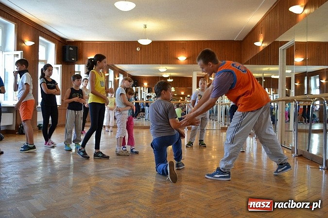 Zdjęcie w galerii na portalu naszraciborz.pl: Breakdance króluje na parkiecie Strzechy wiadomości z regionu