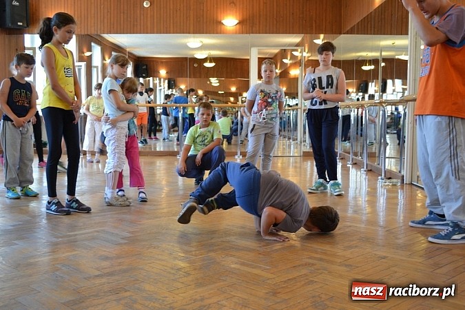 Zdjęcie w galerii na portalu naszraciborz.pl: Breakdance króluje na parkiecie Strzechy wiadomości z regionu